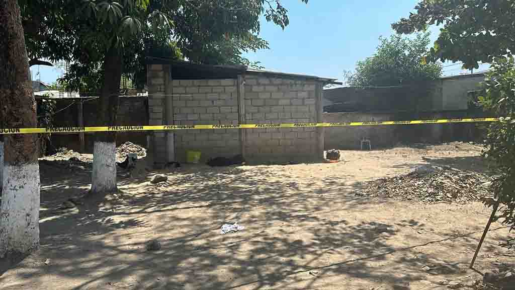 Investigan triple asesinato en Huixtla; dos mujeres y un hombre