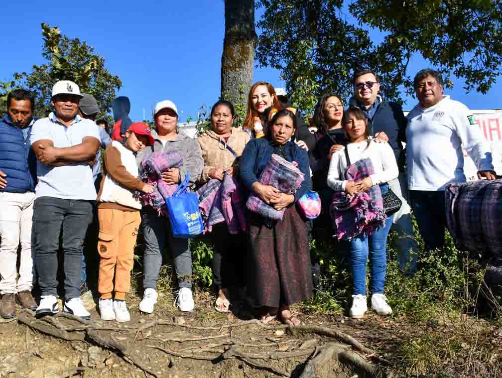 Refuerzan apoyo invernal a familias de Albania Alta ante caída de heladas