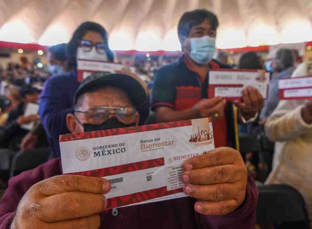 Aumento a Pensiones del Bienestar es oficial: estos son los nuevos montos y el calendario de pagos