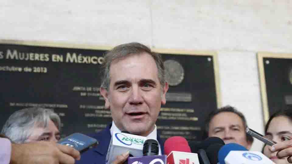 “Impulsar una reforma electoral en la que haya un sólo partido político en México, es un planteamiento autoritario”: Córdova