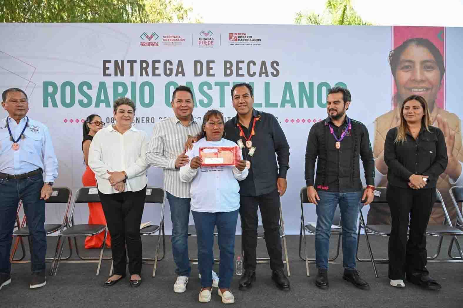 En Ocozocoautla, Eduardo Ramírez refrenda su compromiso con la educación y la alfabetización