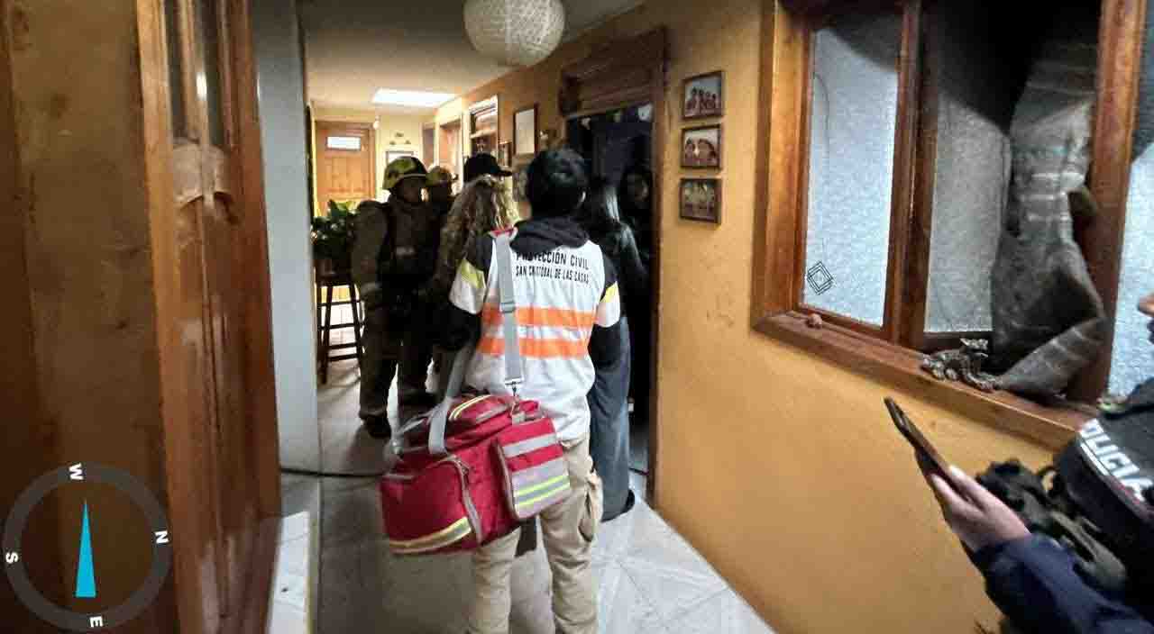 Protección Civil controla incendio en vivienda de la colonia 14 de Septiembre
