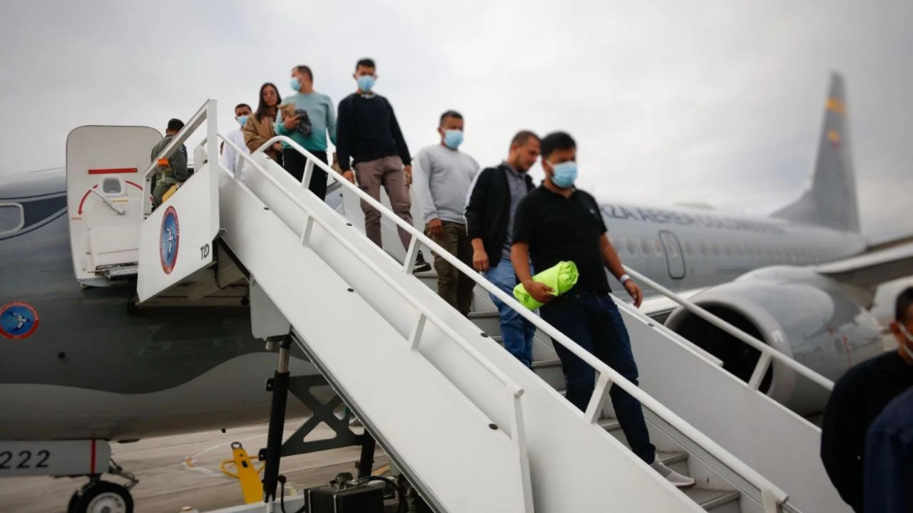 Aterrizan en Tapachula otros 121 migrantes mexicanos deportados de Estados Unidos