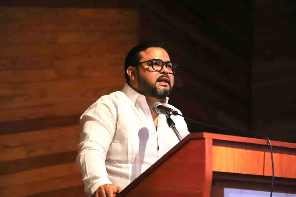 Alfredo Ramírez tamborilea el escritorio y aspira a la Sección 7