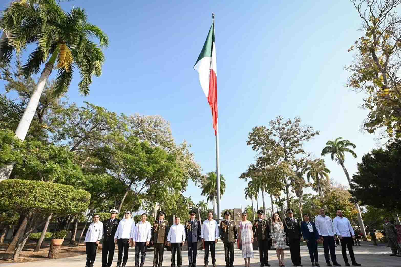 Eduardo Ramírez asiste a conmemoración del CXIII Aniversario del Ejército Mexicano