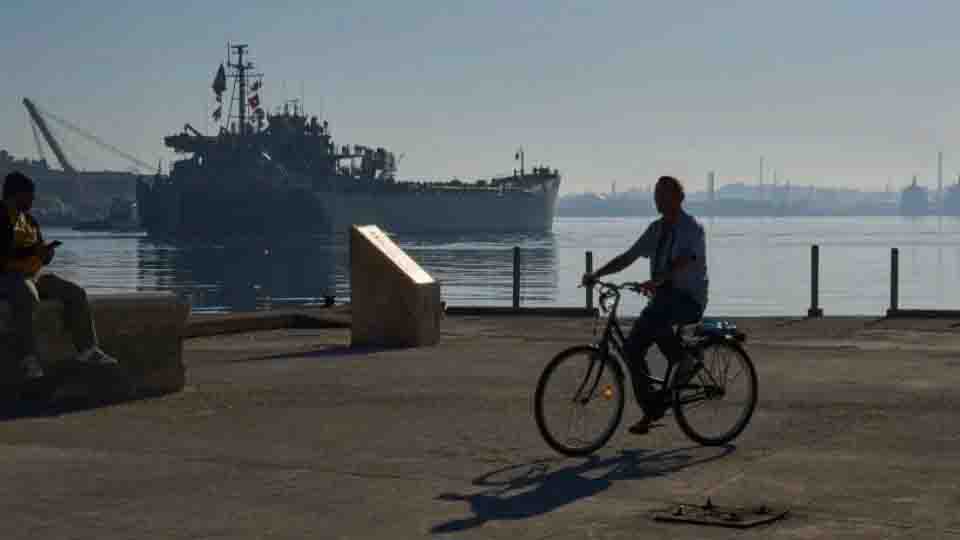 Cuba presume en TV la descarga de víveres mexicanos en La Habana en medio de la crisis energética
