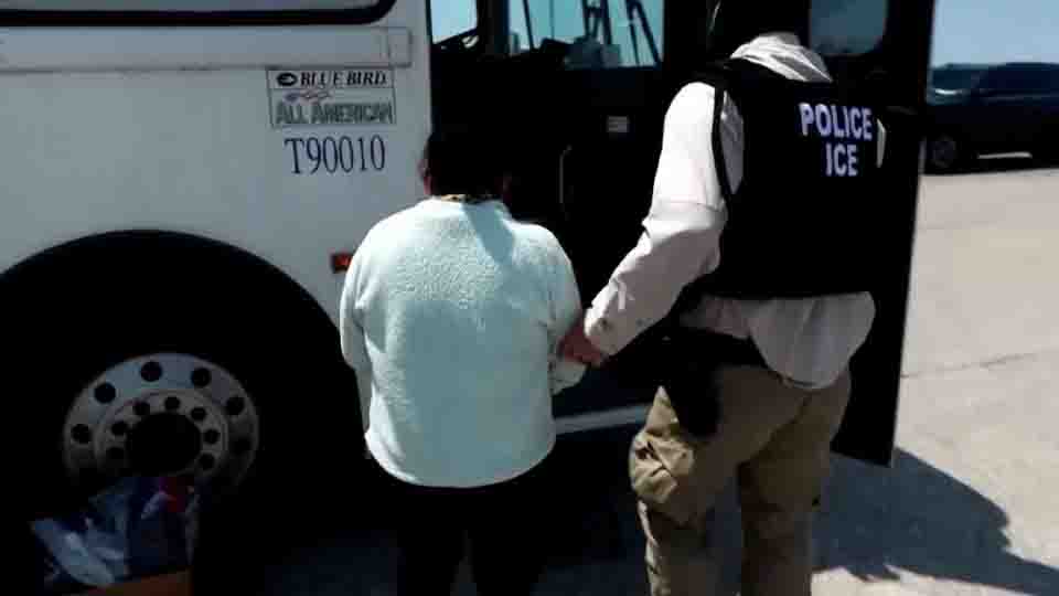 ICE los deporta y México los ignora: la otra crisis migrante