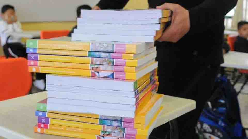 Organización de padres de familia denuncia crisis de gobernabilidad en la SEP, exige un cambio
