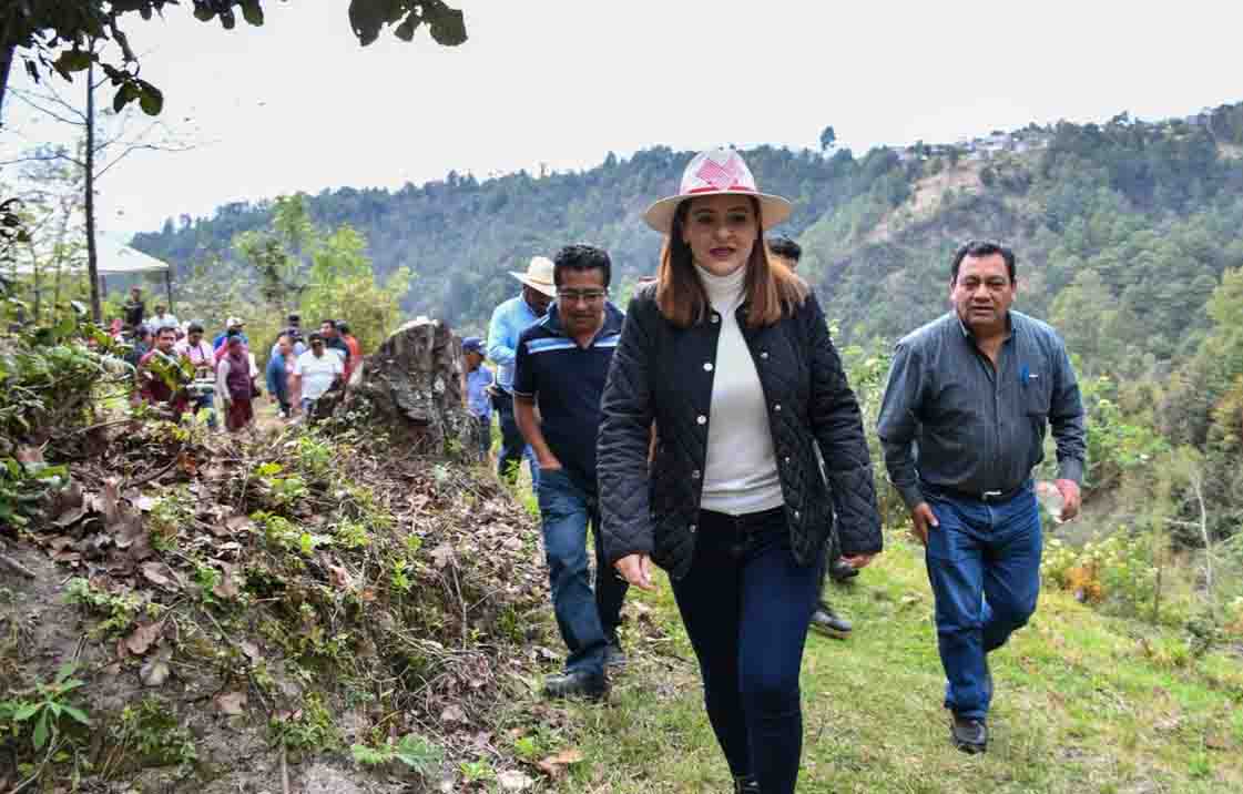 Encabeza Fabiola Ricci acuerdo histórico por el agua entre comunidades y barrios de San Cristóbal