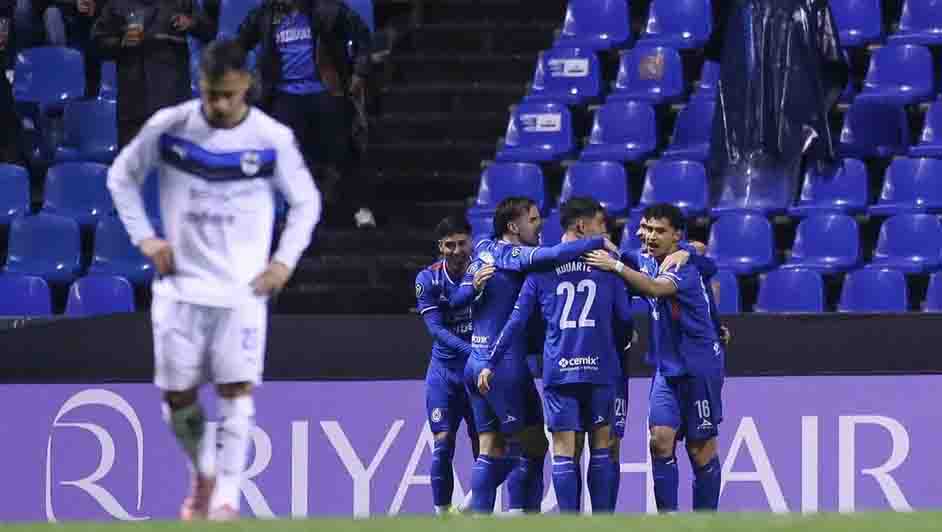 ¡Adiós, Rayados! Cruz Azul se mete en Cuartos de Concachampions con lujito de Paradela