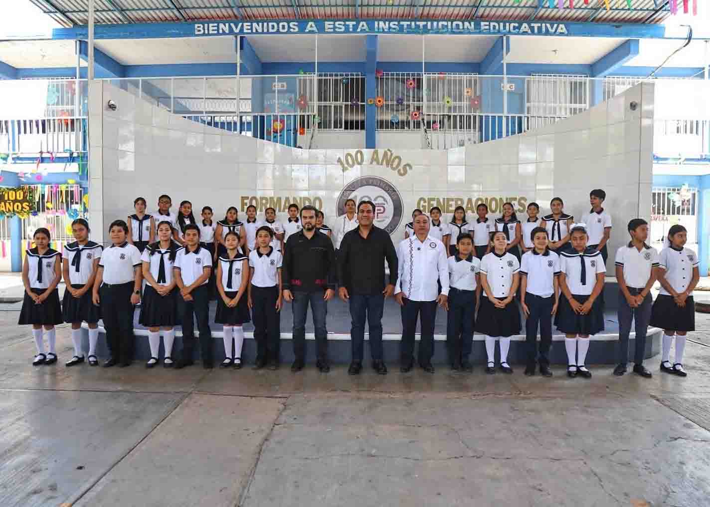 Eduardo Ramírez celebra el Centenario de la Escuela Primaria Camilo Pintado
