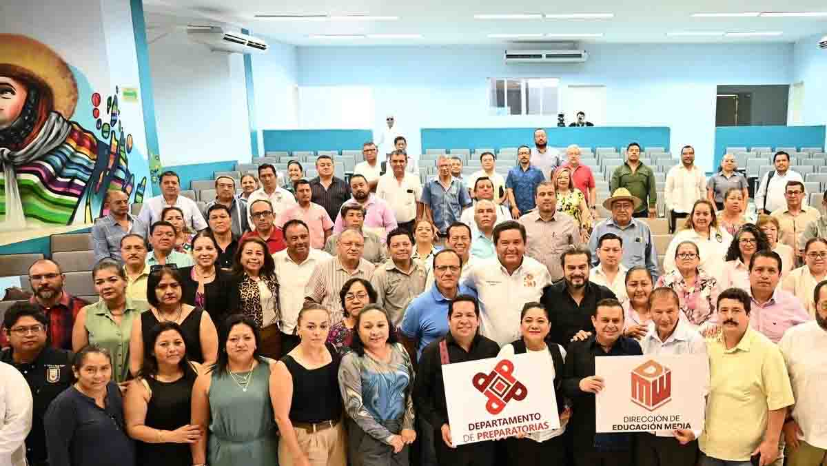 Dialoga secretario de Educación con preparatorias del estado para consolidar transformación