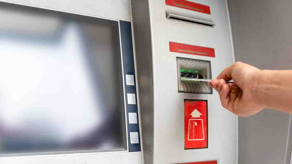 Por qué un depósito en efectivo puede causarte problemas con el SAT años después