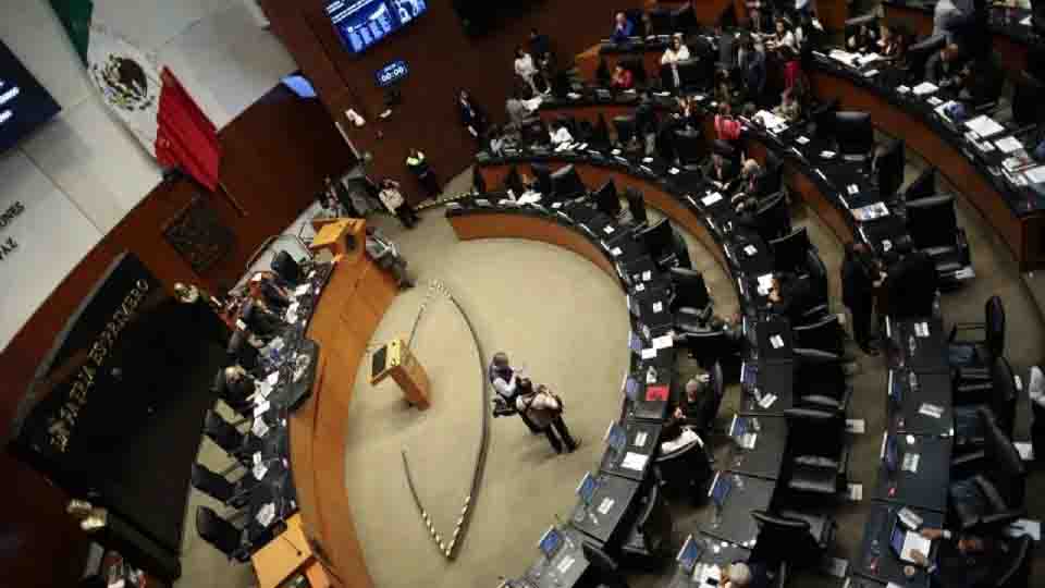 Suspenden dictaminación del “plan B” en el Senado tras errores y cancelan audiencia para el INE
