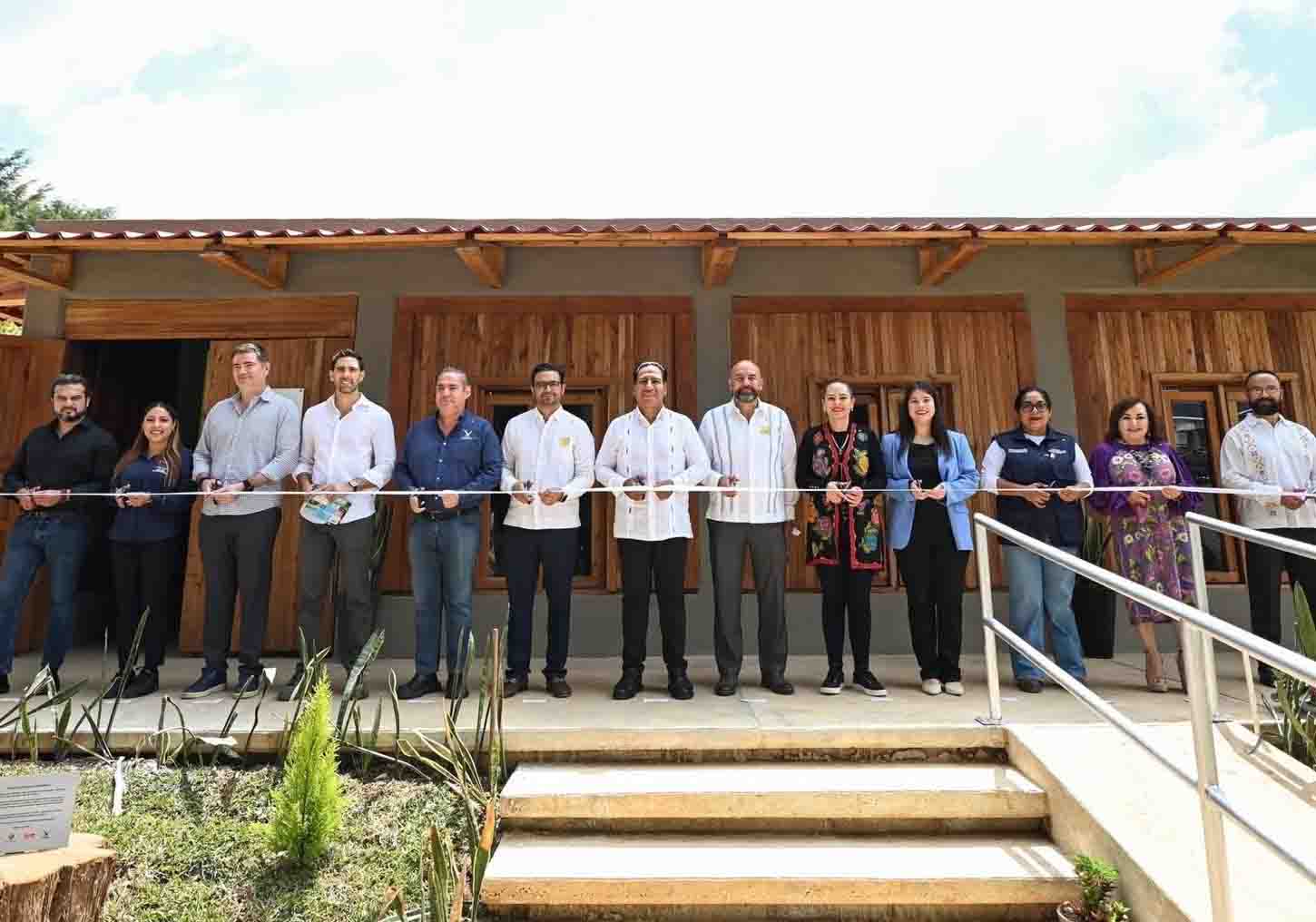 Eduardo Ramírez suma esfuerzos con iniciativa privada para fortalecer la educación en Chiapas