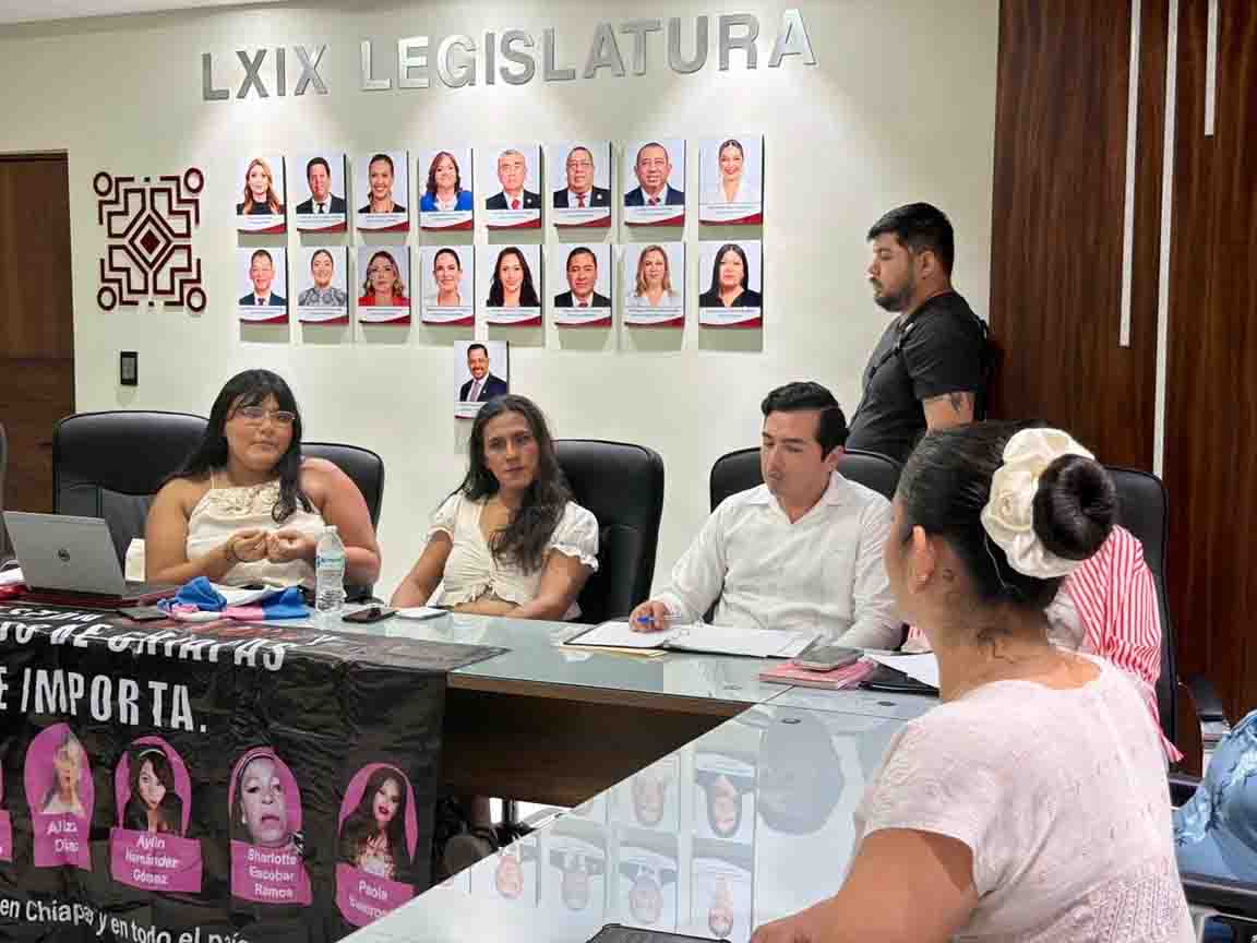 Diálogo abierto y respetuoso con comunidad LGBTTTIQ+ y madre buscadora