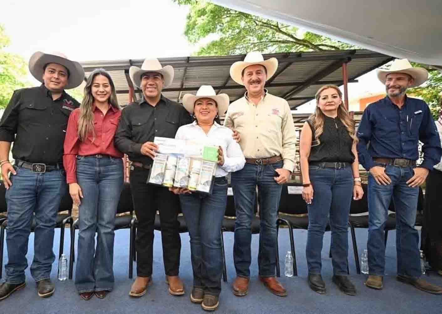 Eduardo Ramírez encabeza arranque de campaña preventiva contra el gusano barrenador en Chiapas
