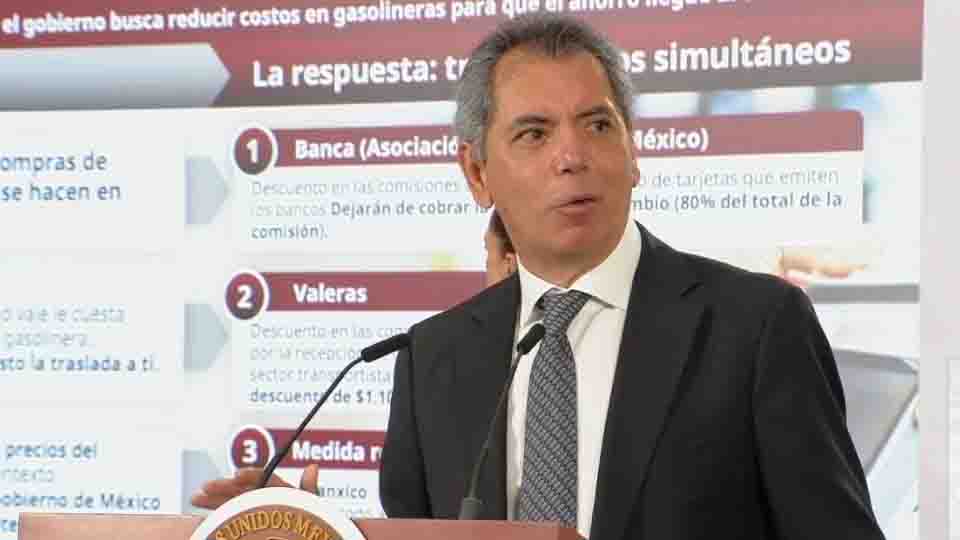 Gobierno de Sheinbaum anuncia la reducción de comisiones para pagos con tarjetas en gasolinerías
