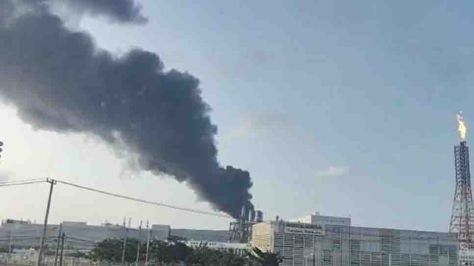 Pemex confirma incendio en la refinería de Dos Bocas