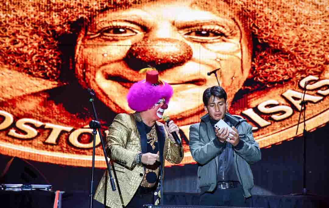 Risas y gran ambiente marcan éxito del show de Platanito en la Feria de la Primavera y de la Paz
