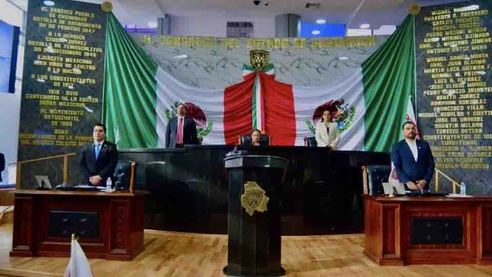Diputados morenistas de Chihuahua presentan solicitud de juicio político en contra de la gobernadora