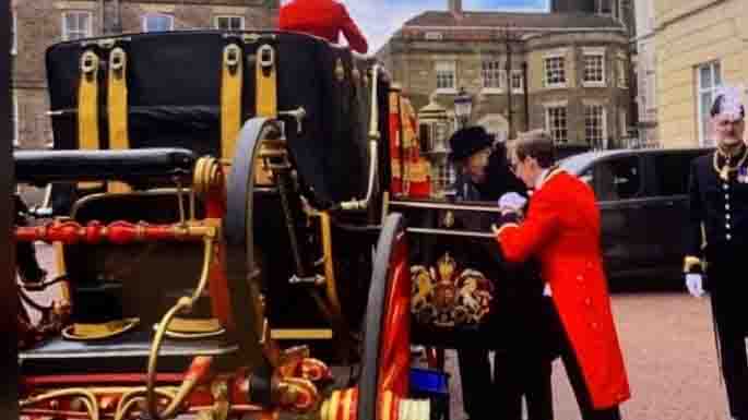 Exhiben a Gertz durante un desfile real en Londres; lo critican en redes