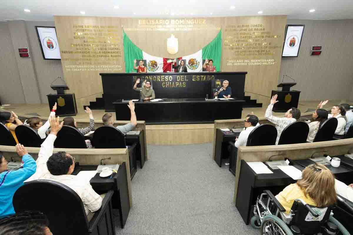 No incluir propinas en cuenta de consumo, exhorto del Congreso