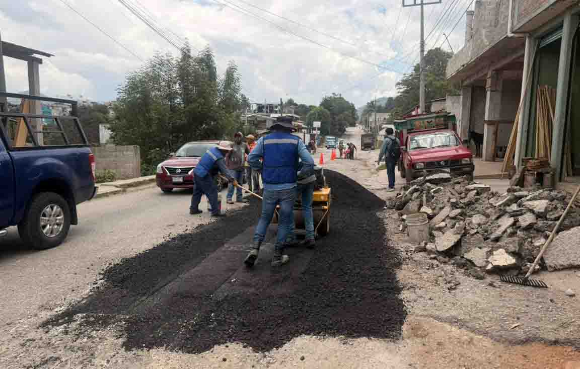 Intensifica Ayuntamiento de San Cristóbal trabajos de bacheo en la Zona Sur