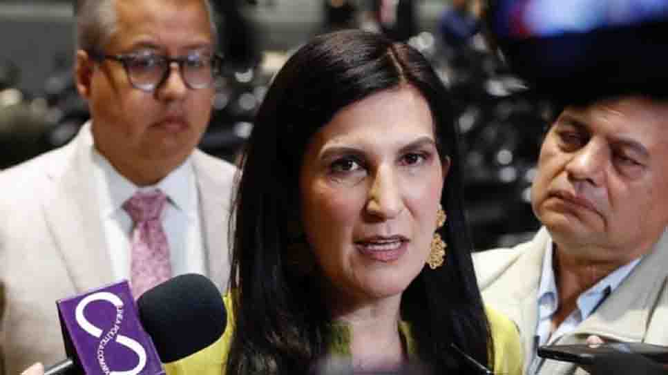 Kenia López Rabadán pide prisión oficiosa al gobernador morenista Rubén Rocha Moya