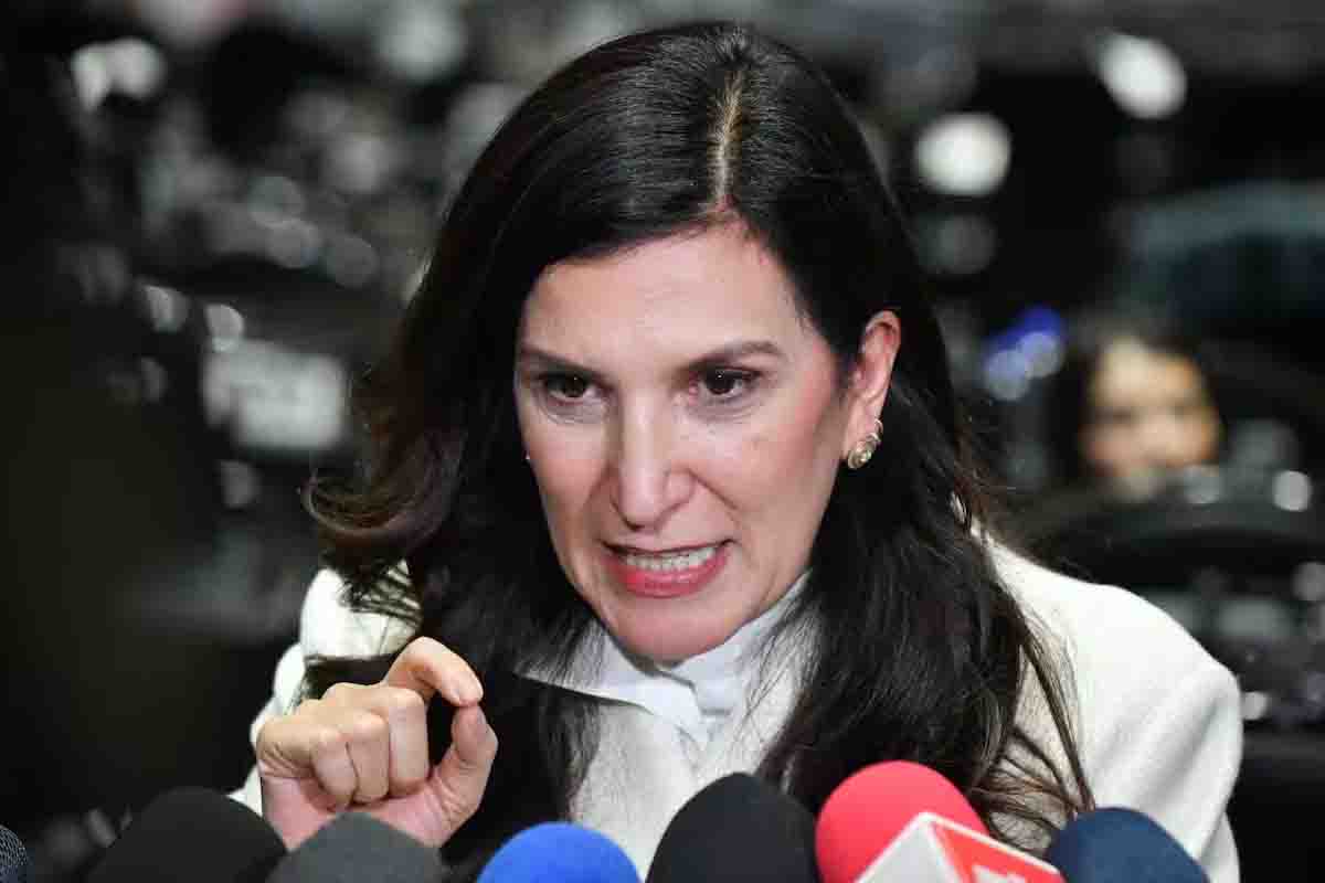 Kenia López Rabadán reclama que periodo extraordinario sea solo por ‘ambición electoral’