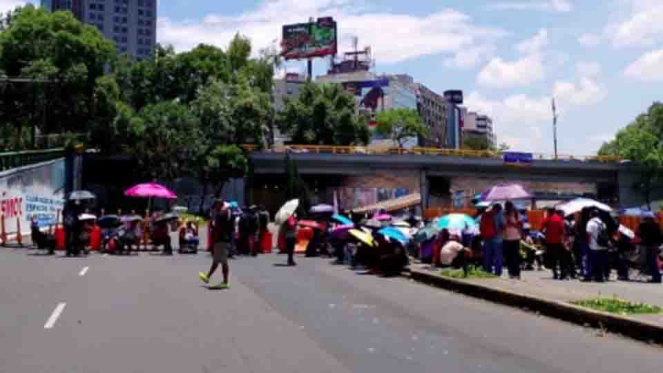Maestros de la CNTE paralizan la CDMX: bloquean ambos sentidos de Circuito Interior