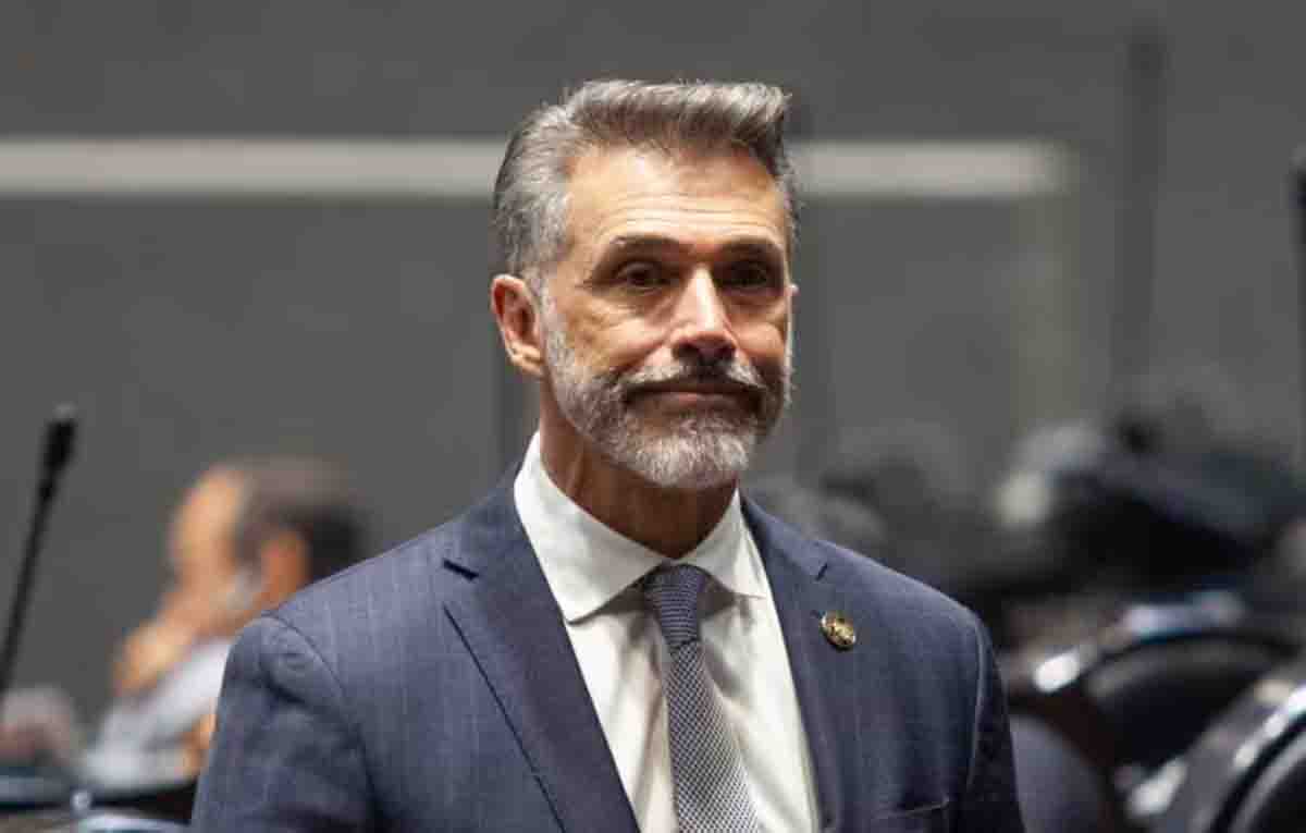 Sergio Mayer asegura que avisó a Luisa Alcalde antes de pedir licencia para ir a la Casa de los Famosos