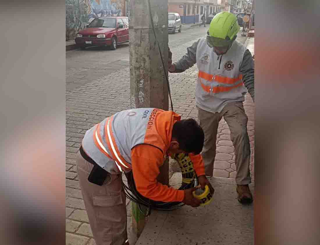 Protección Civil atiende cableado en riesgo en la colonia Revolución Mexicana
