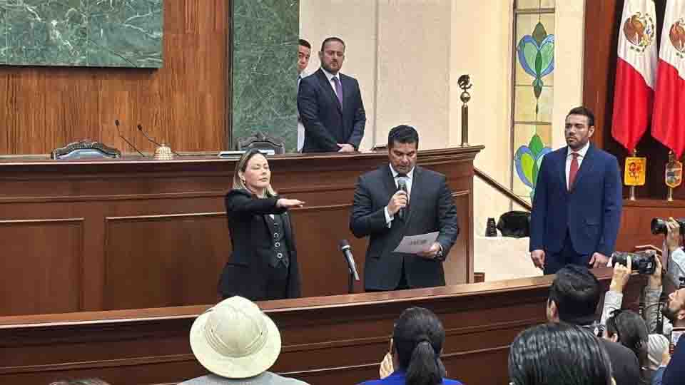 Yeraldine Bonilla, cercana a Rocha Moya, asume como primera gobernadora de Sinaloa