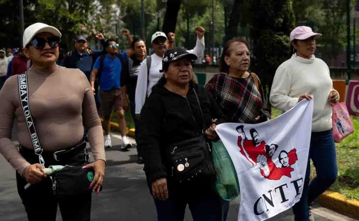 CNTE acuerda rechazar propuestas del gobierno; fortalecerá huelga nacional