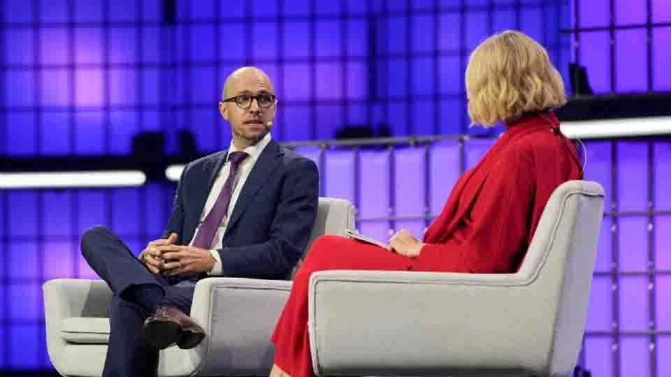 “Se avecina un tsunami de ‘robos’ de la IA a las empresas periodísticas”, advierte presidente del New York Times