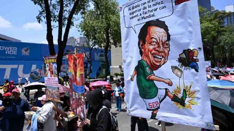 Frente a la amenaza de boicot de la CNTE, Mario Delgado presume “avances sin precedentes”