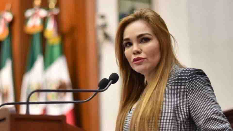 Juez obliga al gobierno federal a brindarle protección a la diputada sinaloense que recibió una corona fúnebre