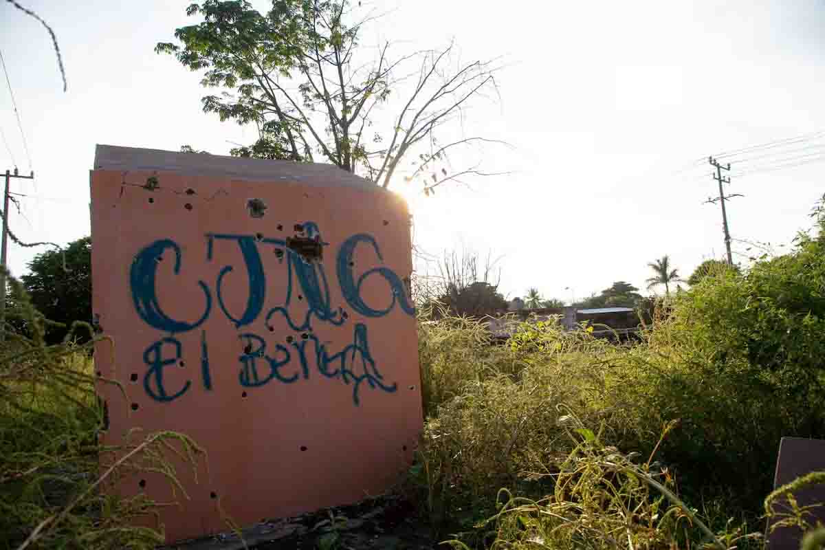 Jóvenes construyendo el narco
