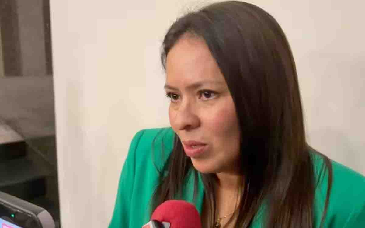 Karen Castrejón se registra para Guerrero; rechaza ‘cargada’ y defiende método de encuesta