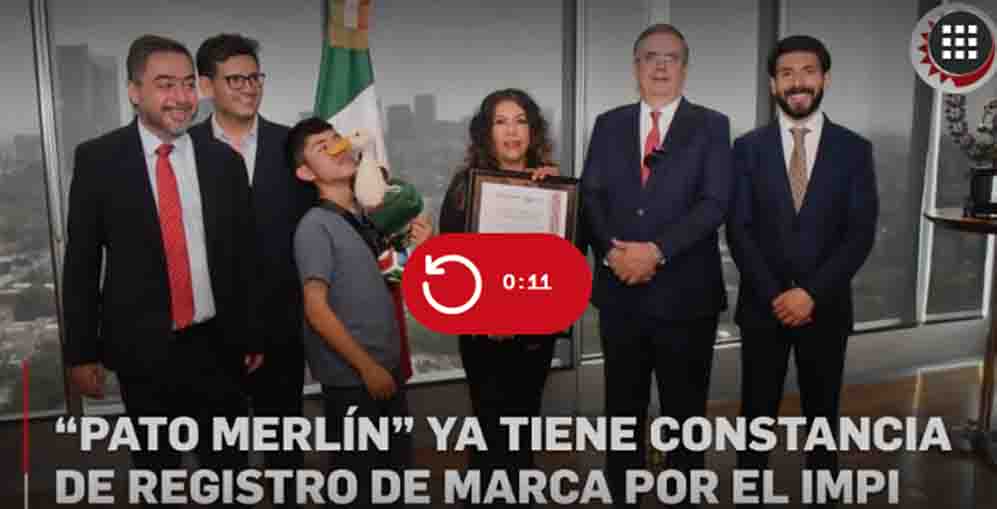El ‘Pato Merlín’ ya es marca registrada; la SE y el IMPI entregan constancia a su dueña