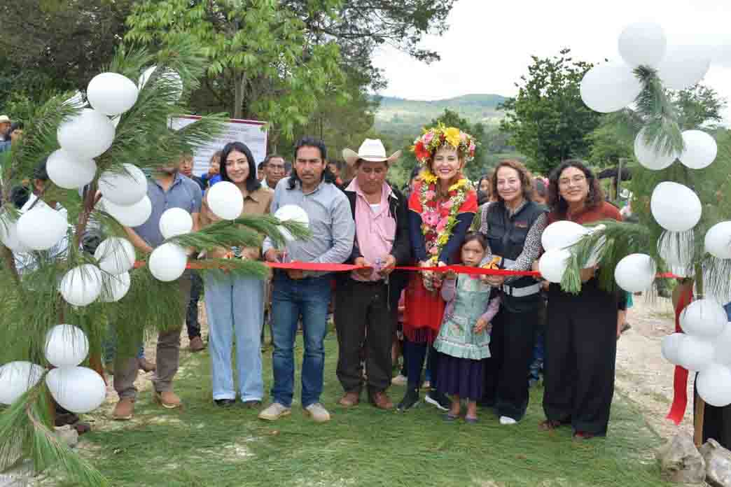 Inaugura Fabiola Ricci pavimentación en Tzemení y fortalece el desarrollo de las comunidades del sur