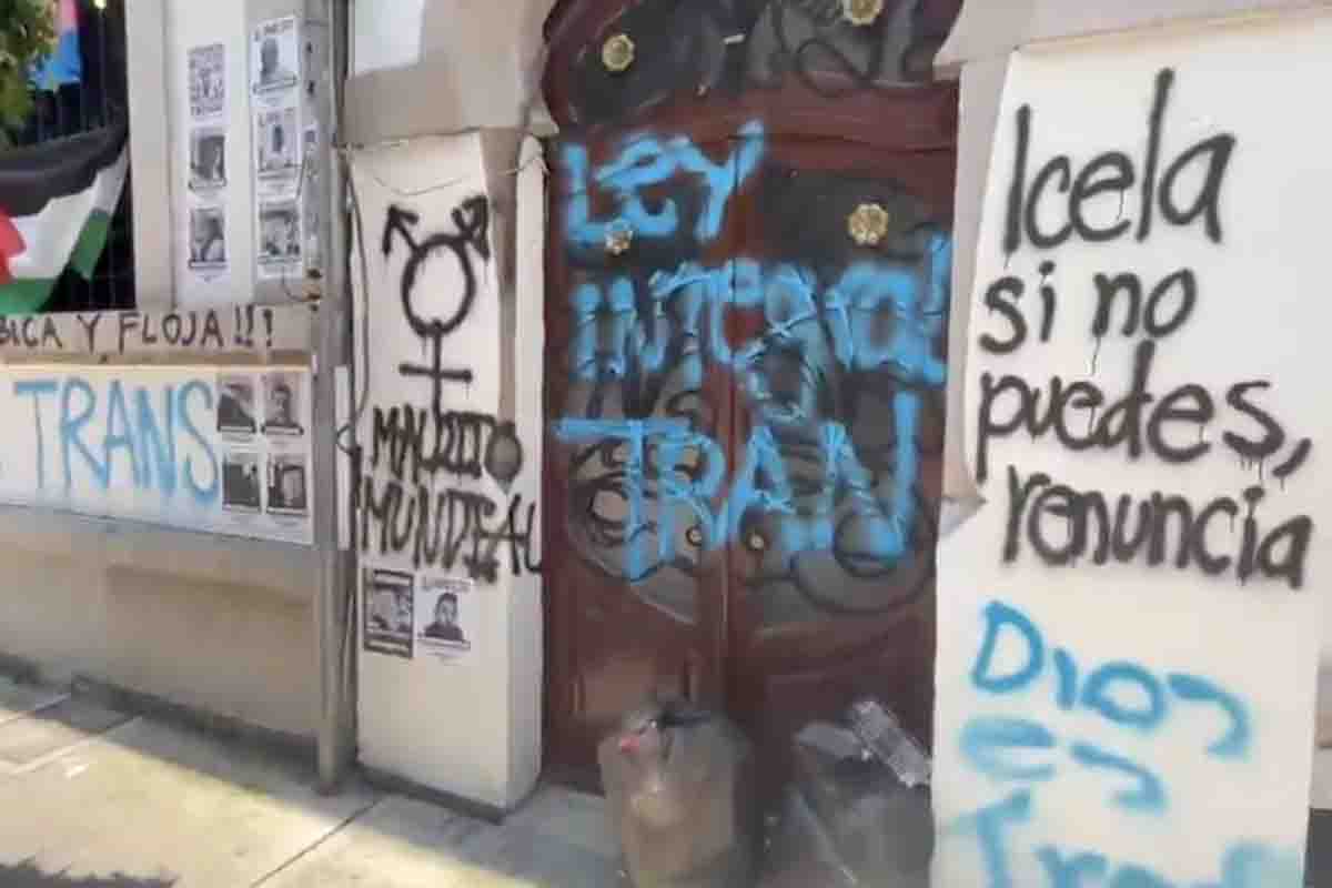 Reportera de Grupo Imagen presenta denuncia por agresión de grupo trans durante cobertura