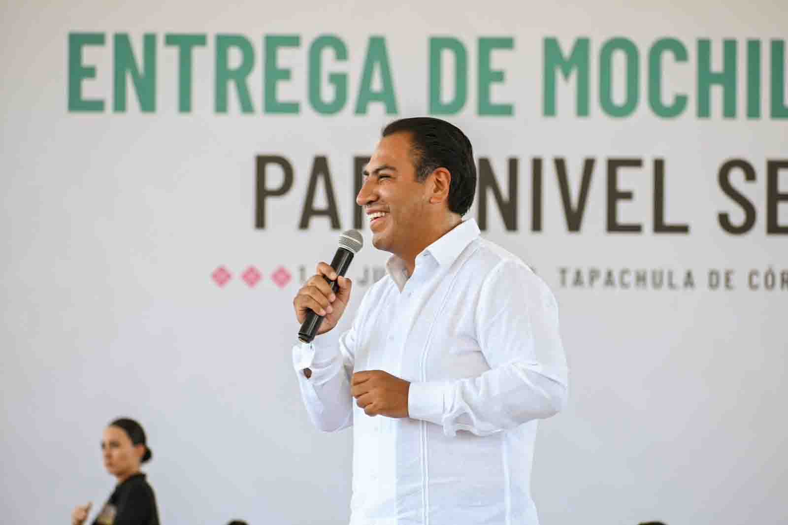 En Tapachula, Eduardo Ramírez refrenda compromiso con la educación y la economía familiar