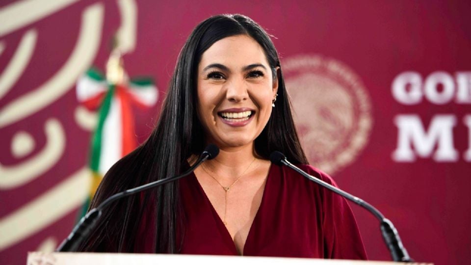 En un mismo día la gobernadora de Colima compró dos terrenos de contado por 2.1 millones de pesos