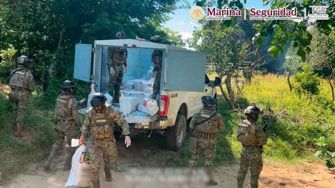 Aseguran vehículo con 834 kilos de presunta cocaína en Tonalá