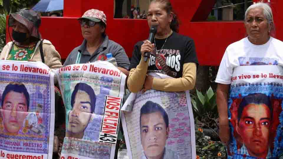 Extitular del caso Ayotzinapa en la CNDH acusa que nueva recomendación busca proteger a funcionarios imputados