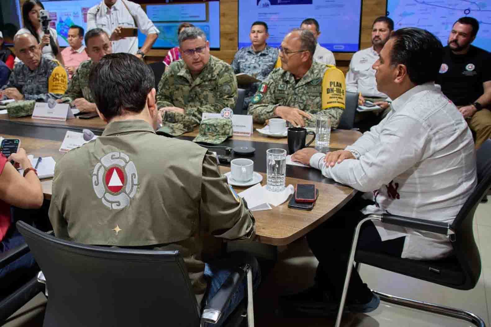 Gobierno coordina acciones tras sismo de magnitud 7.4