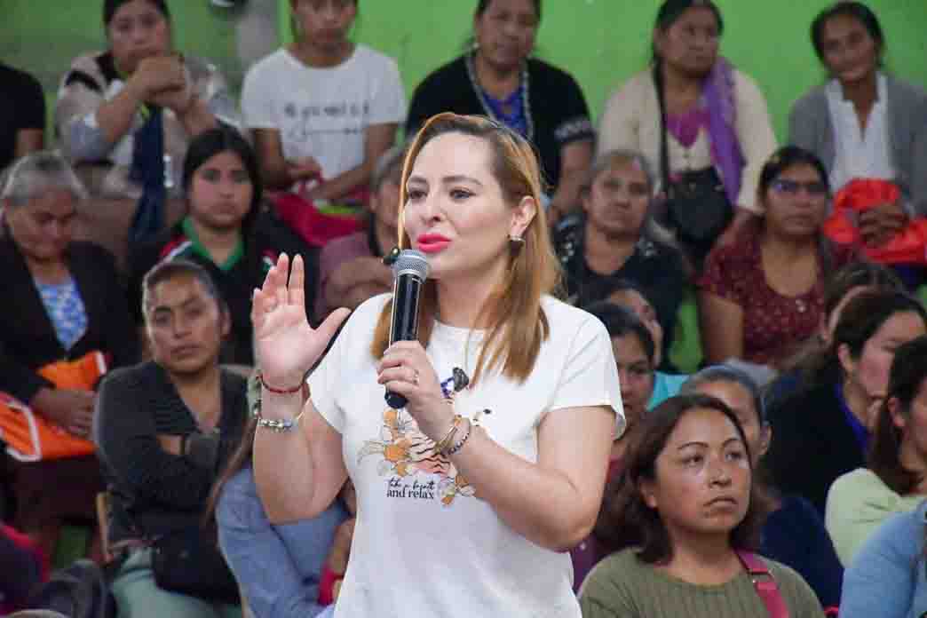 Fortalece Fabiola Ricci y el DIF Municipal el apoyo a familias con entrega de asistencia humanitaria
