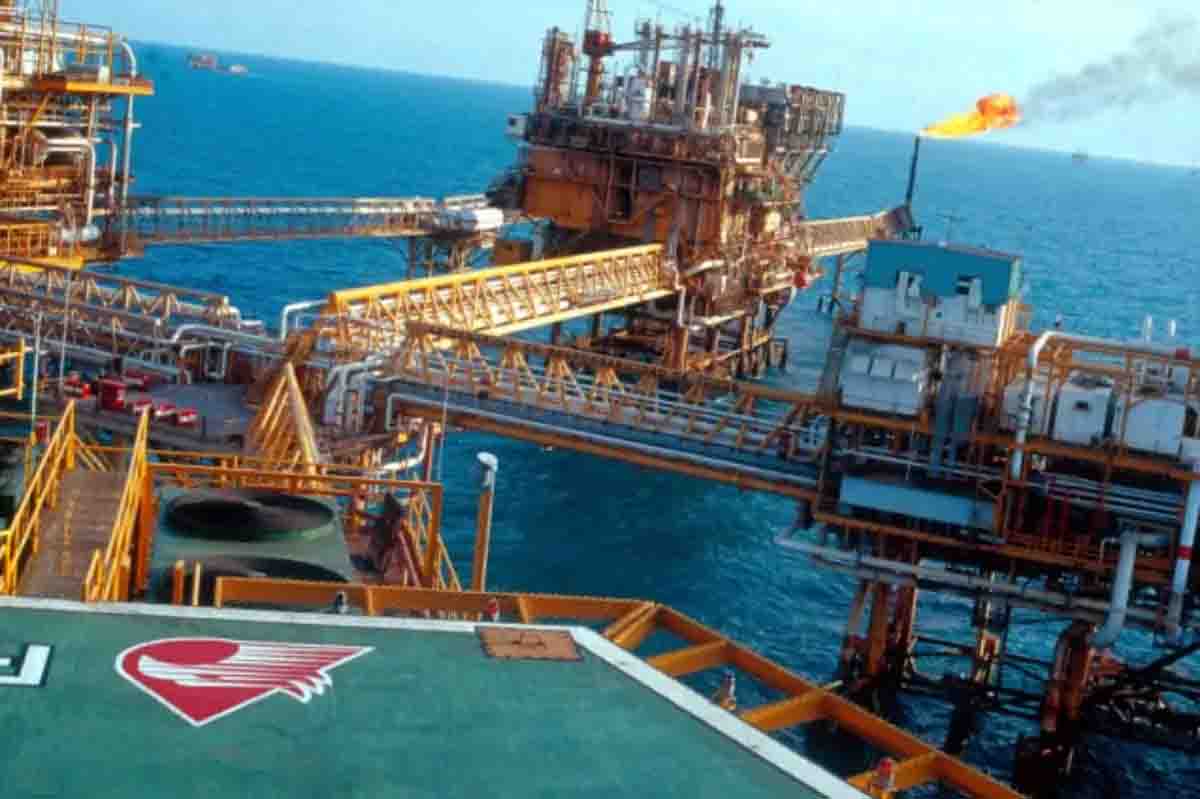 Ni con nuevo director mejora Pemex: pierde 27.9 mil millones de pesos en seis meses